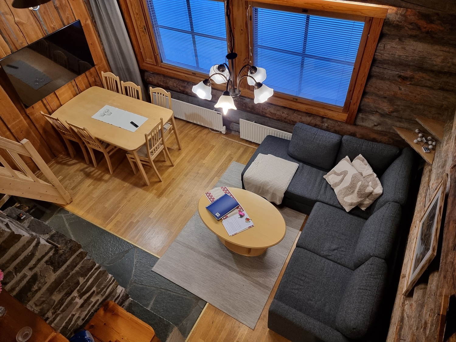 4 hlö mökki; B.12 ja B.14